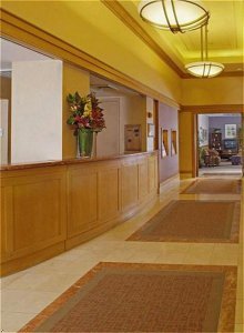 Club Quarters lobby