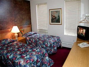 Amsterdam Inn room