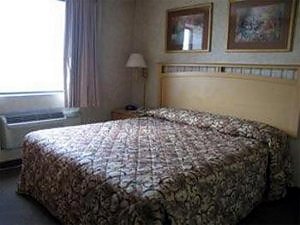 Comfort Inn NY room