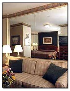 Hampshire Hotel and Suites